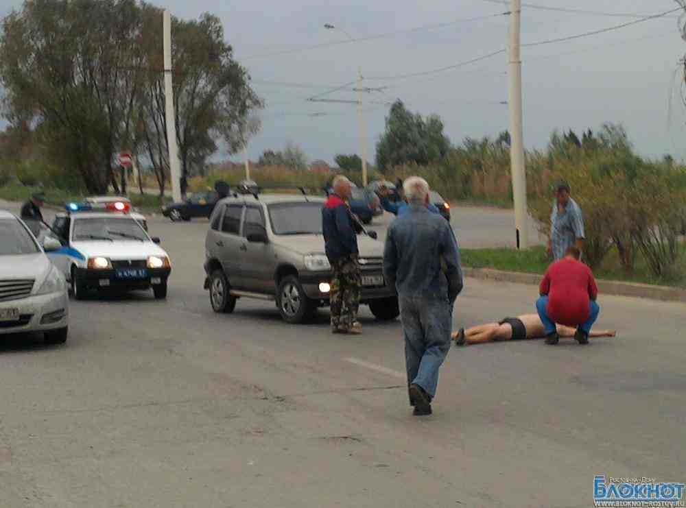 В Ростовской области пьяный мужчина лег под колеса автомобиля из-за несчастной любви