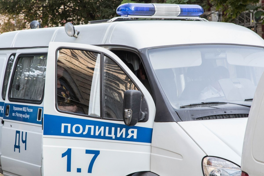 В Ростове неизвестные расстреляли автомобиль с пассажирами