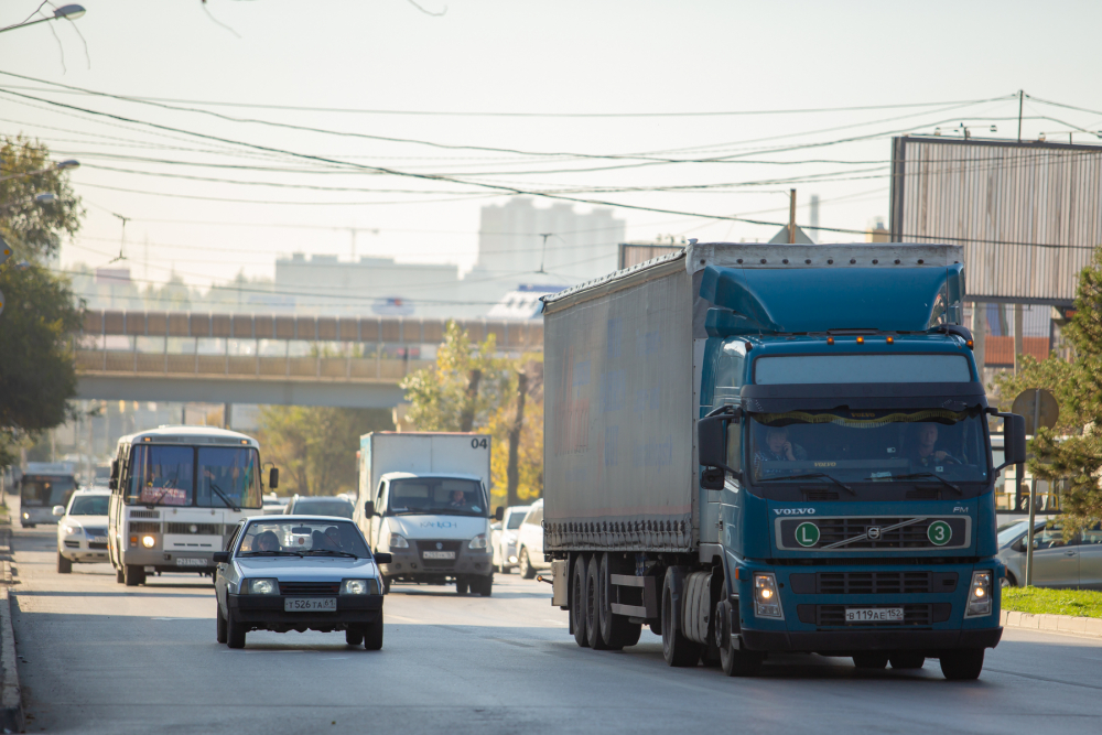 В центре Ростова могут запретить проезд грузовикам