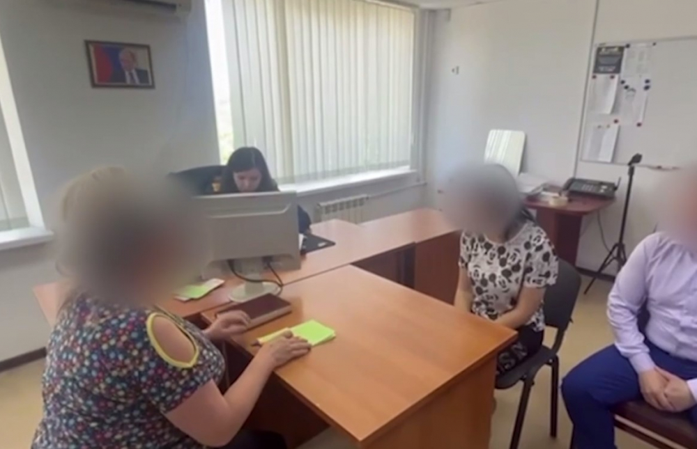 В Ростовской области 37-летняя стримерша снимала в порно свою 10-летнюю дочь
