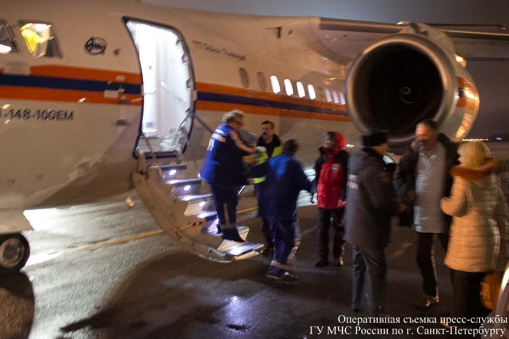 В Петербург из Ростова самолет МЧС привез на лечение новорожденного мальчика