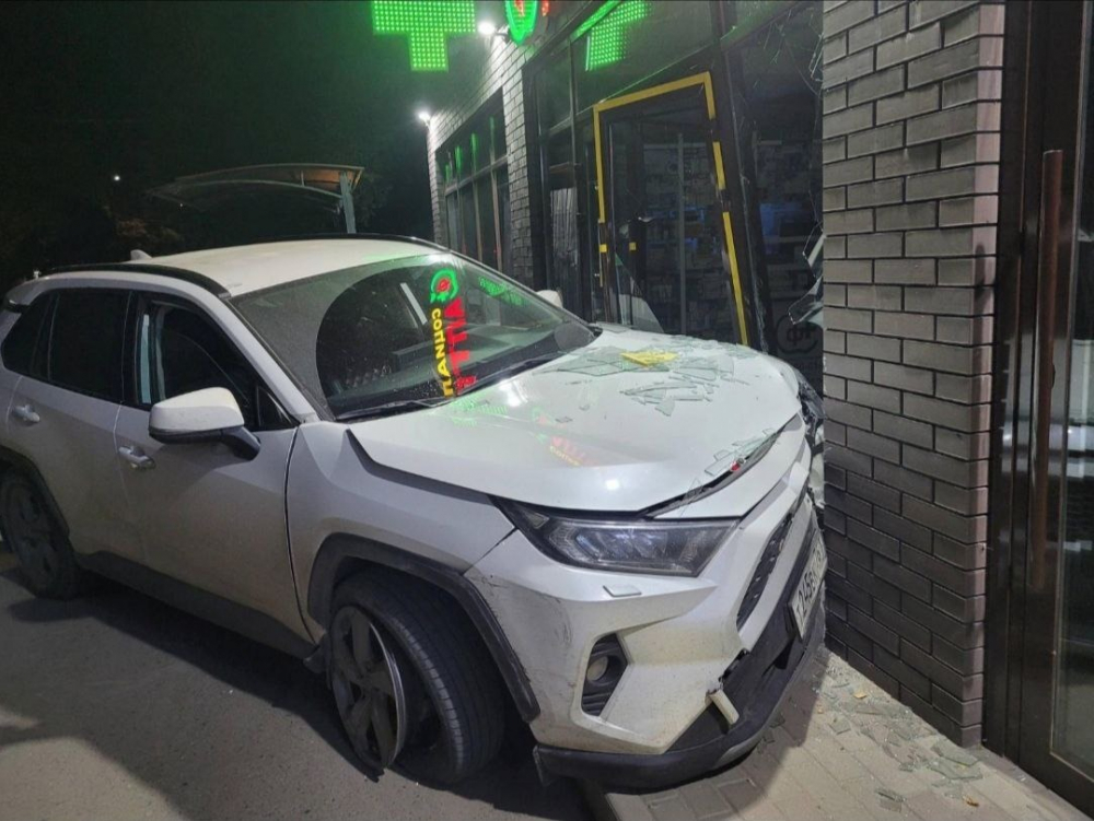 В Ростовской области пьяный подросток угнал автомобиль и устроил ДТП