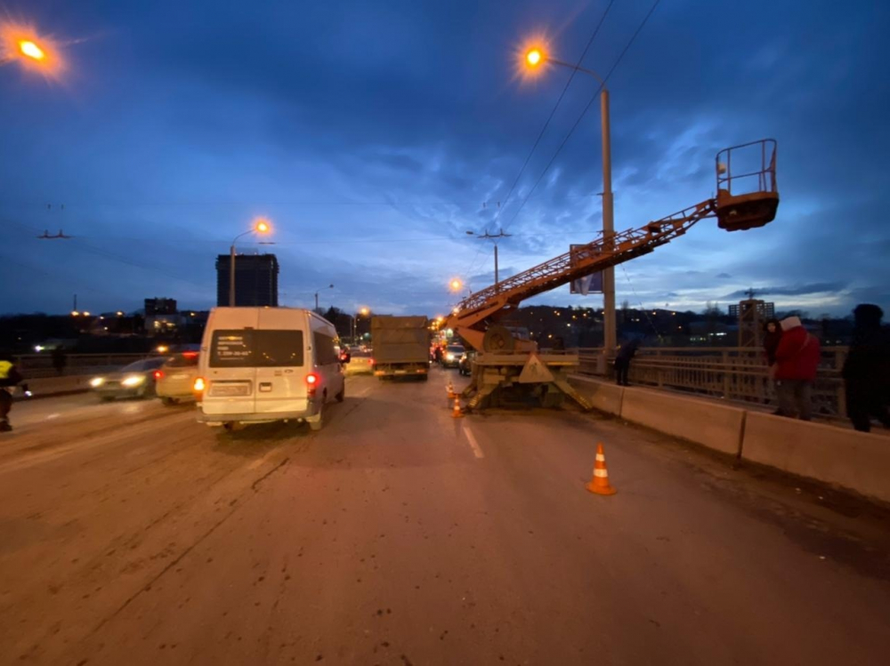 Герои гибнут на посту а не с бл на мосту