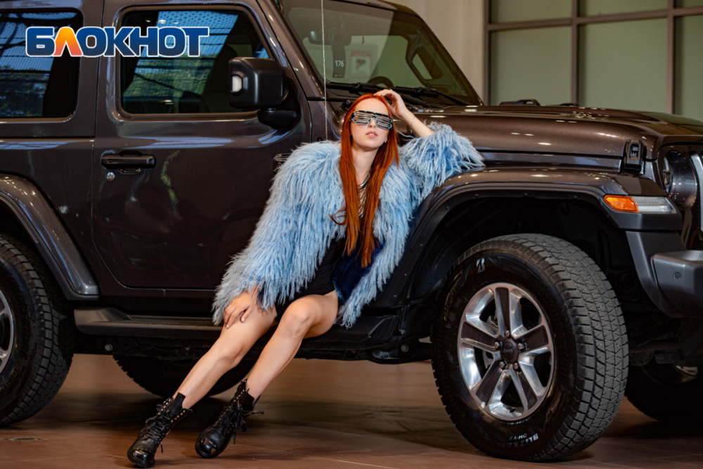 «Моя мечта — Chevrolet Camaro 1969 года»: стильная фотосессия участницы «Мисс Блокнот Ростов-2022» Екатерины Мазуренко