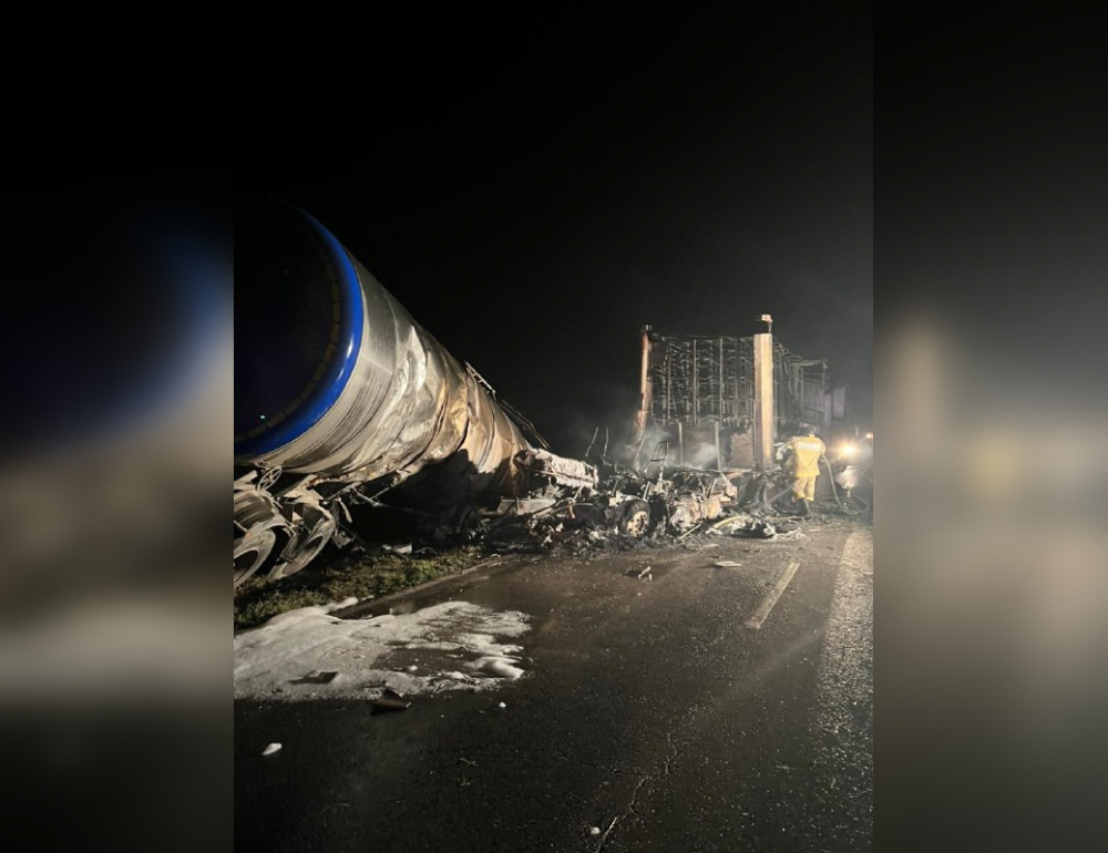 Водитель грузовика сгорел заживо после ДТП в Ростовской области