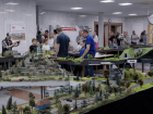 «Это настоящее искусство»: в Ростове можно увидеть уникальные железнодорожные модели в миниатюре