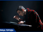 «Меня просто снял грузчик»: ростовский пианист Руслан Нуриев рассказал, как покорил сердца людей с помощью музыки