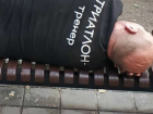 Отдыхавший от тяжелых рабочих будней на лавочке тренер по «литрболу» рассмешил жителей Ростова