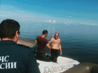 В Таганрогском заливе спасли шестерых отдыхающих ростовчан в моторной лодке без бензина