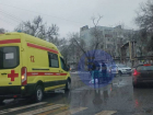 Посреди дороги на переходе умер мужчина в Батайске