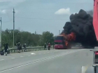Под Ростовом на Сальском кольце загорелся двухэтажный автобус