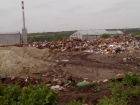 Шокированные чиновники обнаружили в Ростове свалку с горами мусора выше человеческого роста