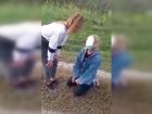 В Ростовской области банда старшеклассниц на камеру избила школьницу