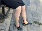 В Азове бродячая собака напала и искусала на женщину