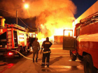 Страшный пожар уничтожил поселковый магазин в Ростовской области