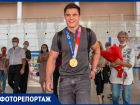 Ростовского гимнаста и чемпиона Олимпийских игр Никиту Нагорного торжественно встретили в аэропорту «Платов»