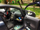 «Женские мелочи» похитил бандит в изуродованной иномарке на улице Ростова