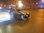 В центре Ростова на пустой автомагистрали столкнулись две иномарки