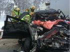 Водитель легковушки из Ростовской области погиб в жутком массовом ДТП с грузовиками в Карелии
