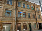 В центре Ростова обрушилась стена аварийного дореволюционного дома