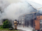 Женщина получила инфаркт, глядя на то, как пожарные тушат ее дом в Ростовской области