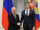 Путин вручил Звезду Героя России космонавту из Новочеркасска Николаю Чубу