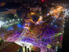 Тысячи выпускников Ростова устроили разгульную ночную вечеринку на набережной Дона