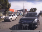 Эпичная встреча двух водителей-нарушителей на светофоре под Ростовом попала на видео