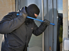 В Ростове двое мужчин в масках ограбили офис «Быстроденег»