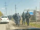 В Аксайском районе образовались многокилометровые заторы после оцепления рынков