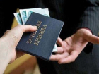 В Ростове преподавателя колледжа поймали на взятке