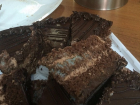 Зеленая плесень в шоколадном торте от известной кондитерской испортила праздник в Ростове