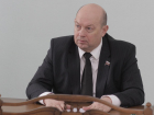 Не пропускает заседания, комментирует изменения в законодательстве федеральным СМИ депутат госдумы от Ростовской области Алексей Кобилев