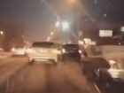 Искрящийся «новогодними фейерверками» троллейбус в Александровке удивил ростовчан на видео