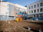 Жители Таганрога пожаловались Владимиру Путину на отсутствие дороги к школе № 39