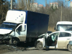 Автоледи посетила травматологию в Ростове после дерзкого разворота через две "сплошных"