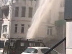 Гигантский фонтан забил на высоту пятиэтажного дома на Пушкинской в Ростове 