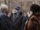 Закрашенные граффити, КАМАЗы с мусором и бесплатные маски: как прошла рабочая поездка губернатора по Ростову