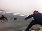 На Гребном канале Ростова спасли рыбака-любителя, провалившегося под лед
