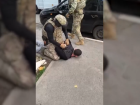 Курьер мошенников похитил у жительницы Аксая 5 млн рублей и потратил деньги на себя