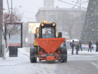 Ночью убирать снег на улицах Ростова будут 300 единиц техники