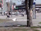 В Ростове разрушены пешеходные дорожки на вокзальной площади: жители жалуются на халатность и неудобства