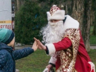 Удивительный Дед Мороз на гироскутере проехал по улицам Ростова