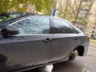В Ростове по ночам с автомобилей снимают колеса 