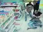 Сокрушительная драка в магазине Ростова из-за двух палок колбасы попала на видео