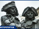 Каменные лица: рассматриваем памятники Ростова вблизи