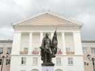 Календарь: 6 мая в Ростове был установлен памятник Алексею Бересту, штурмовавшему Рейхстаг