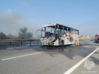 Грузовик с еврокубами устроил жёсткое ДТП с детским автобусом и легковушками на трассе Ростов — Таганрог