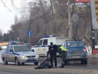 Легковой автомобиль переломал обе ноги бегущей по «зебре» женщине в Ростове