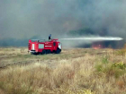 Масштабный лесной пожар продолжает разрастаться в Ростовской области